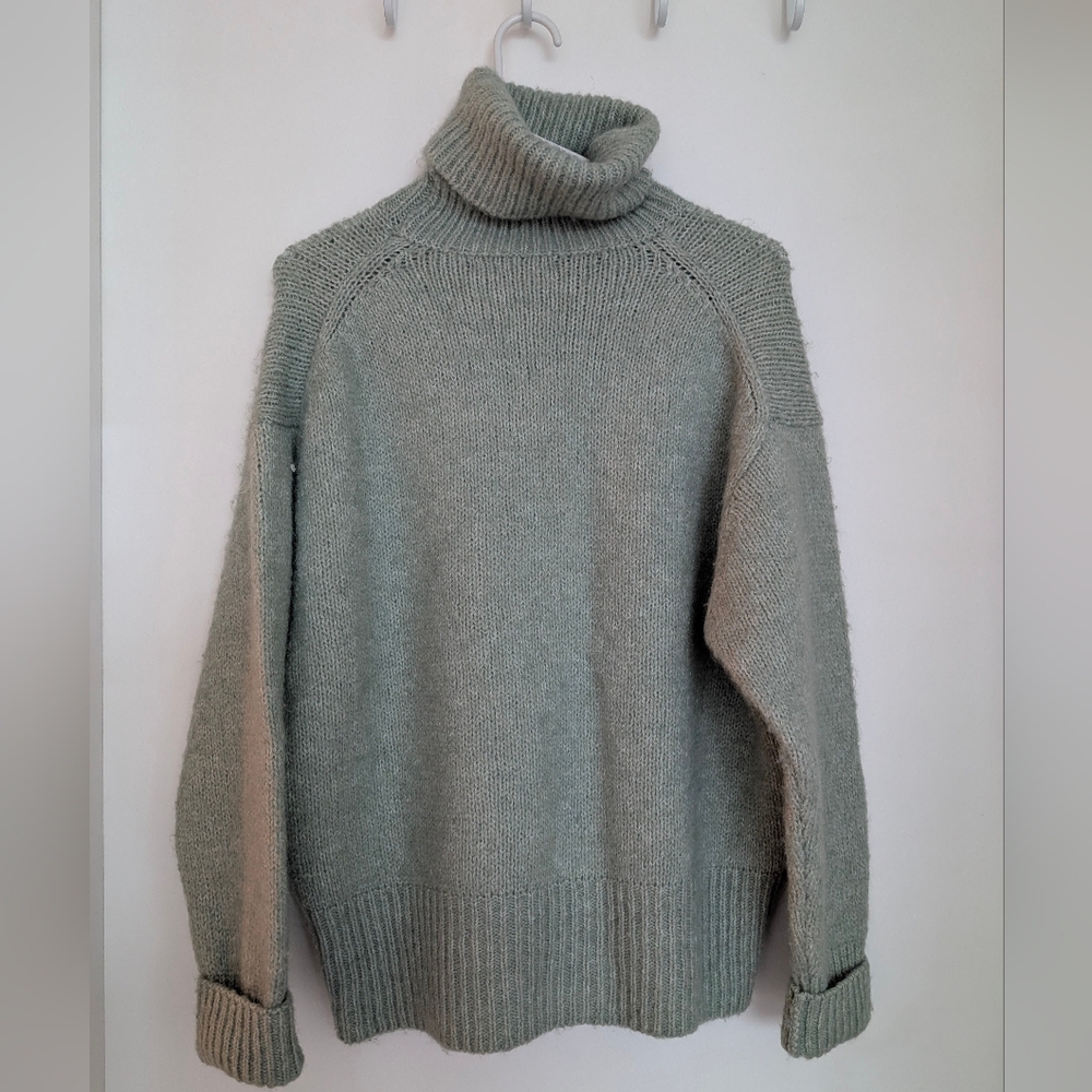 Zara Women's Soft Green (Mint) Cowl Neck Sweater